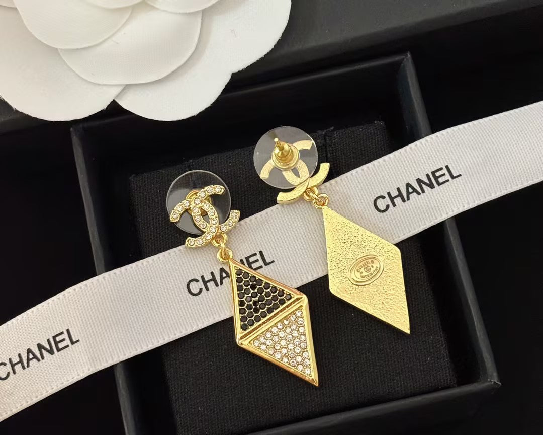 WDYW丨Designer Replica Chan** Full Diamond Triangle Series Earrings